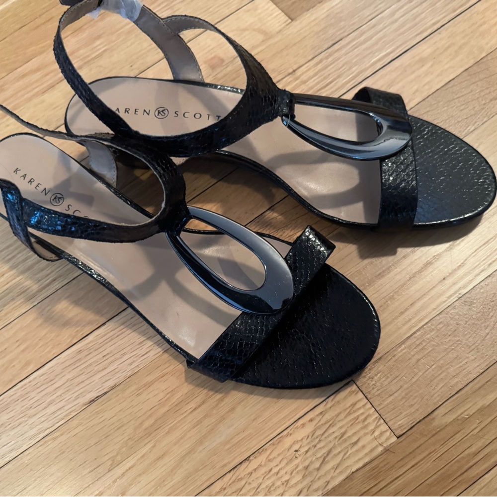 Karen Scott Black Strappy Sandals with Ankle Buckle